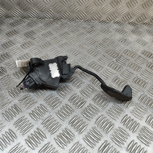 Toyota yaris p13 - toyota,